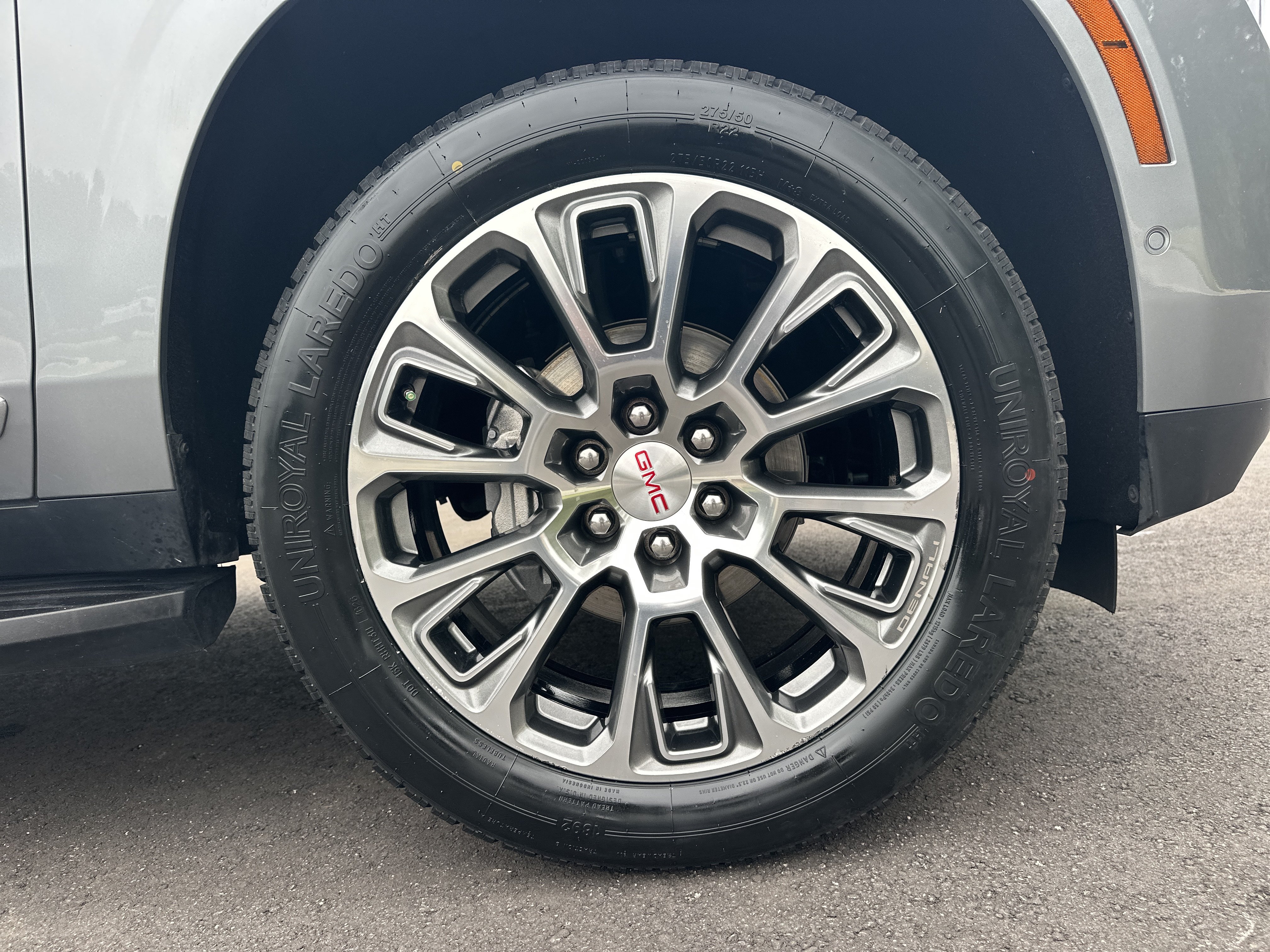 Used 2025 GMC Yukon XL Denali RWD image 13