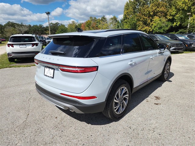 New 2026 Lincoln Corsair Premiere image 3