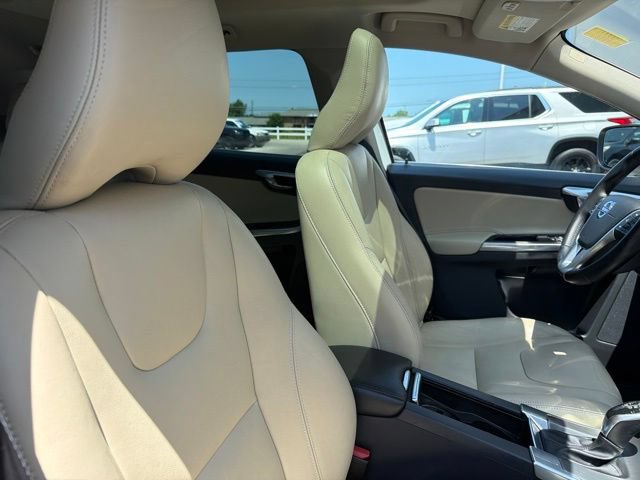 Used 2016 Volvo XC60 T6 Platinum AWD/4WD image 23