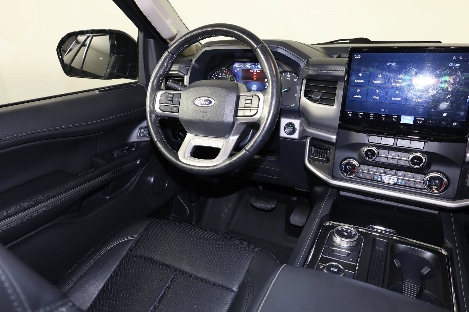Used 2023 Ford Expedition Max XLT AWD/4WD image 9