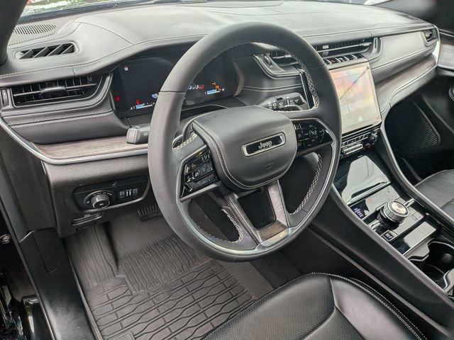 Certified 2023 Jeep Grand Cherokee Overland AWD/4WD image 11