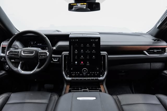 Used 2026 GMC Yukon Denali w/ Sun & Power Step Package AWD/4WD image 10