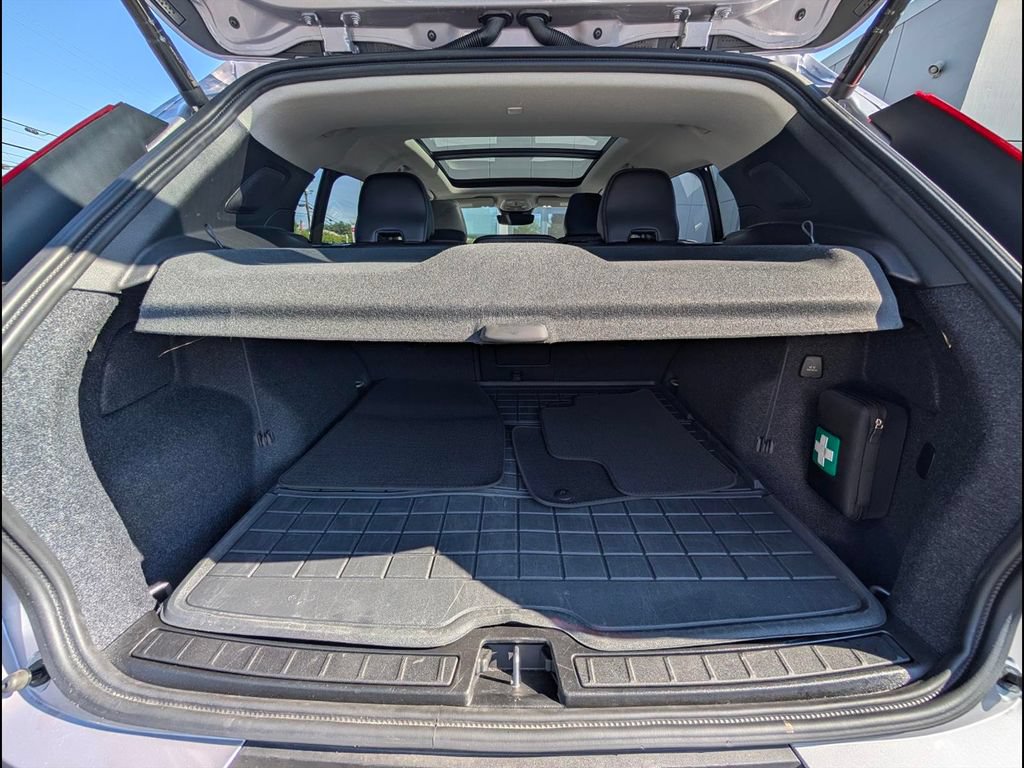 Certified 2026 Volvo XC40 B5 Plus AWD/4WD image 7