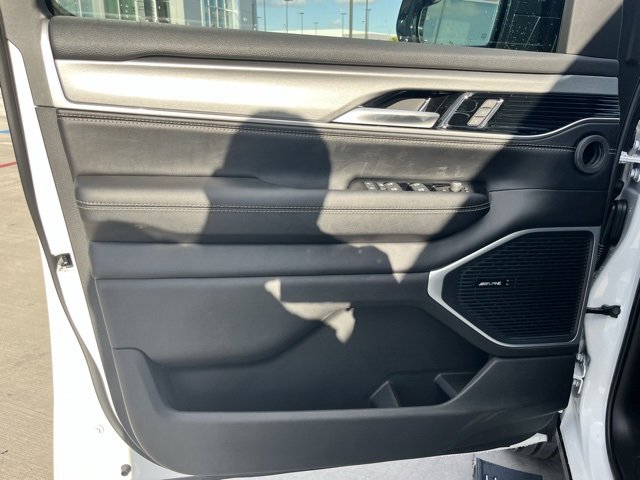 New 2025 Jeep Wagoneer L Series II image 16