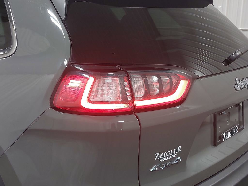 Used 2020 Jeep Cherokee Limited image 62