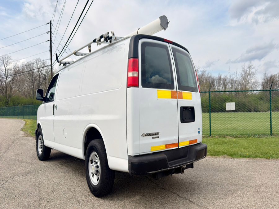 Used 2013 Chevrolet Express 2500 image 3