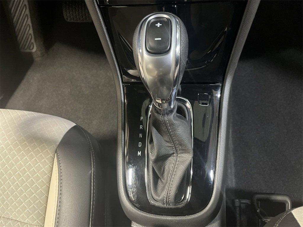 Used 2021 Buick Encore Preferred w/ Safety Package image 21