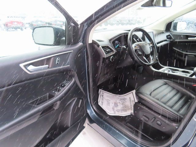 Used 2023 Ford Edge SEL image 16