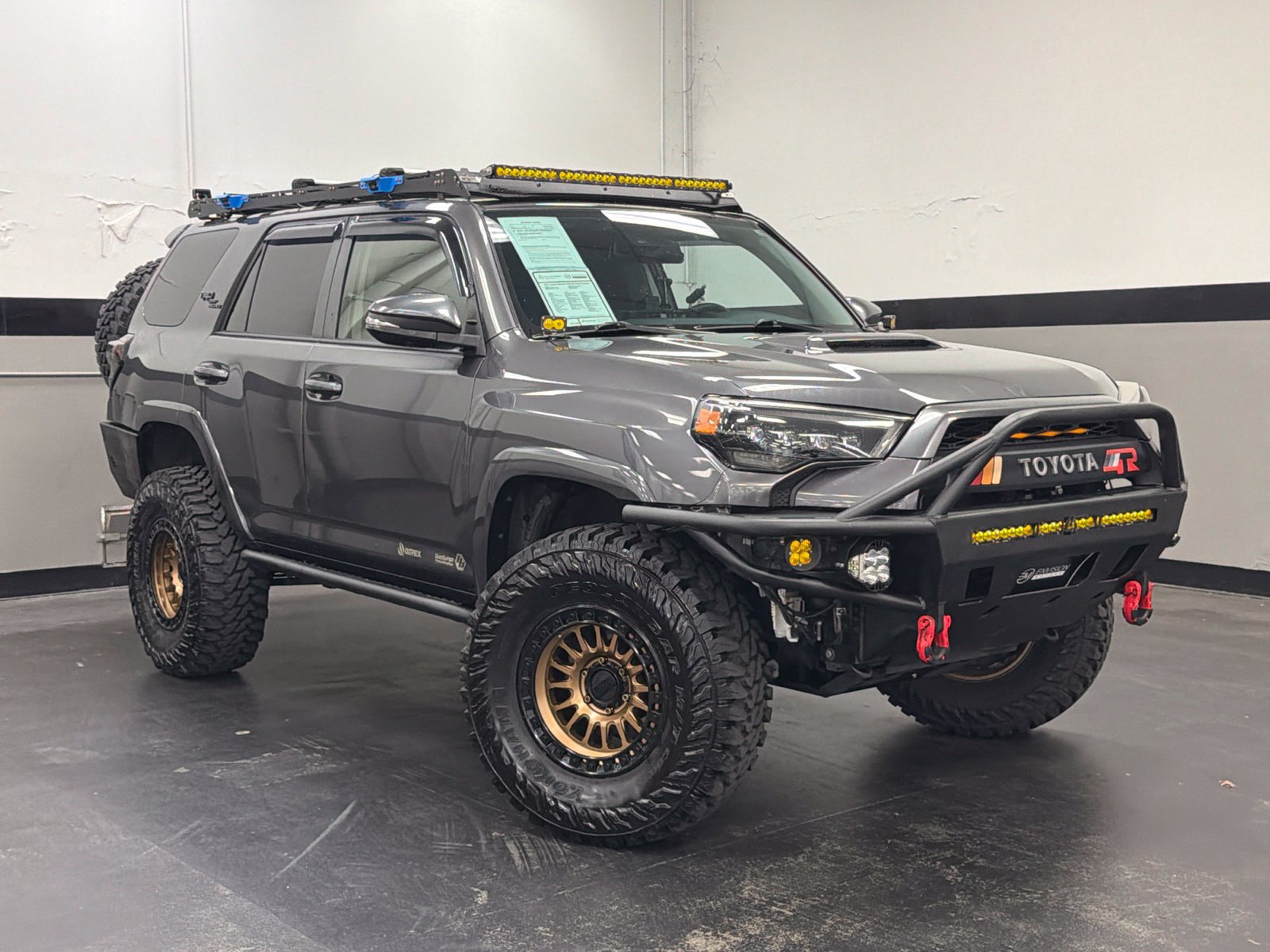 Used 2023 Toyota 4Runner TRD Off-Road Premium w/ Off Road Premium Plus Package AWD/4WD image 2