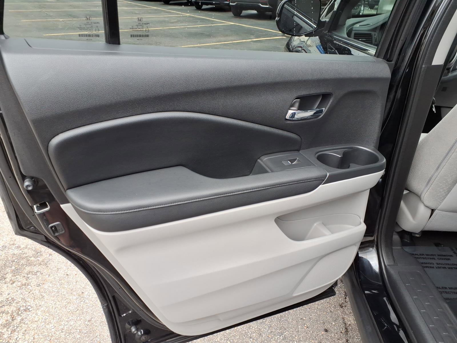 Used 2018 Honda Pilot EX image 8