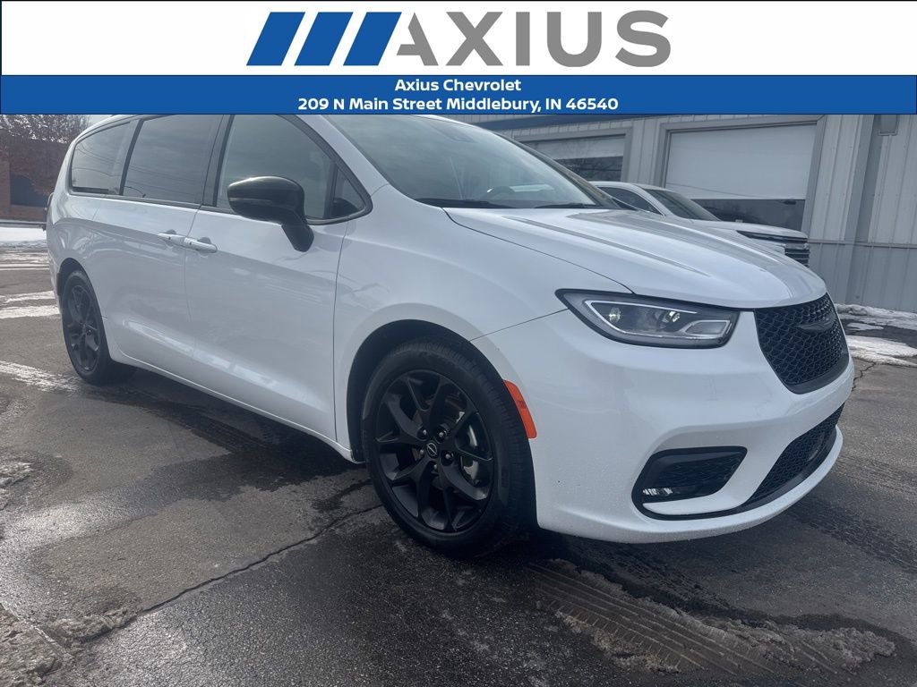 Used 2025 Chrysler Pacifica Limited FWD image 1