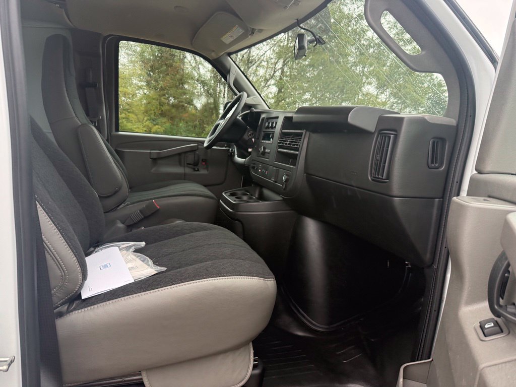 Used 2025 Chevrolet Express 2500 w/ Driver Convenience Package RWD image 16