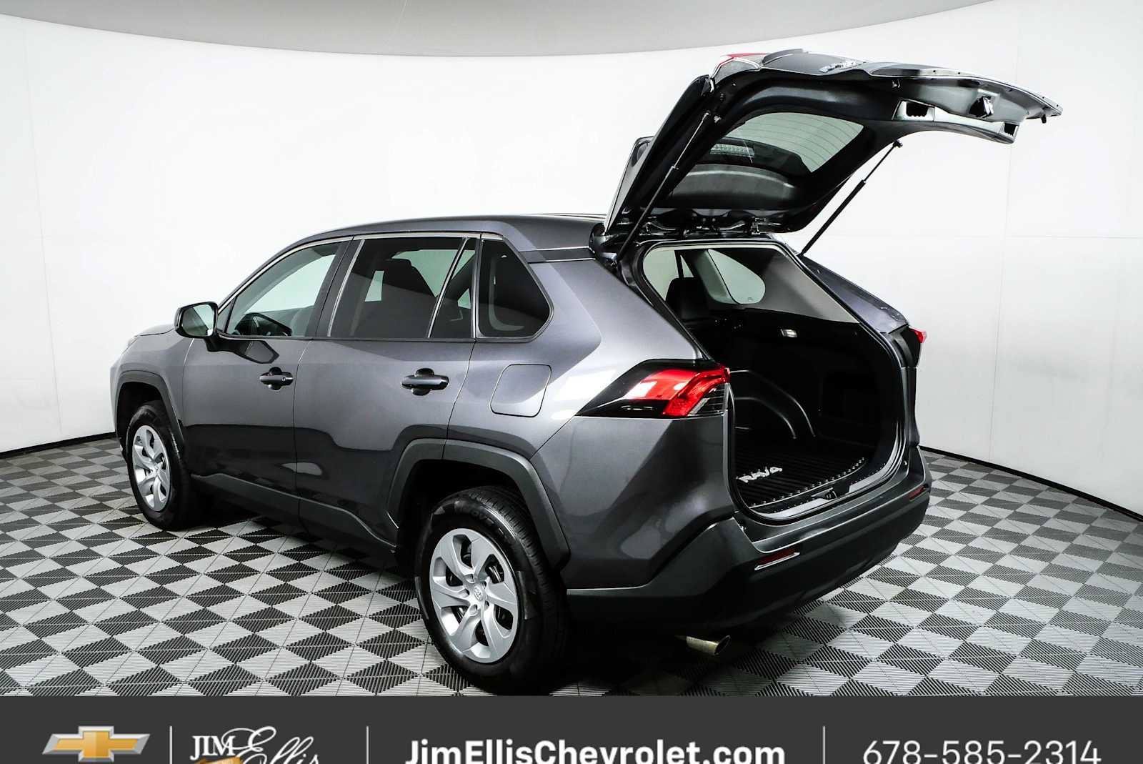 Used 2022 Toyota RAV4 LE FWD image 30