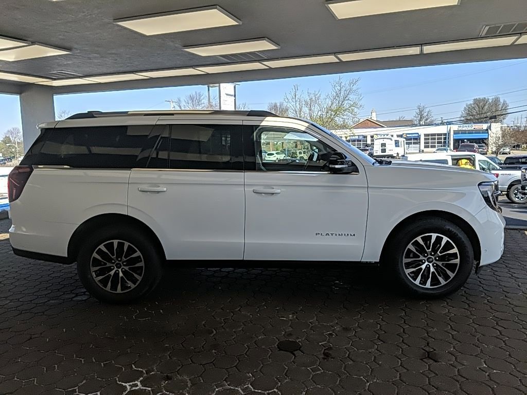 Used 2025 Ford Expedition Platinum image 5
