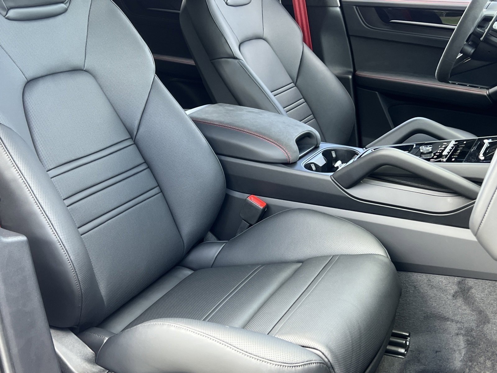 New 2026 Porsche Cayenne GTS image 16