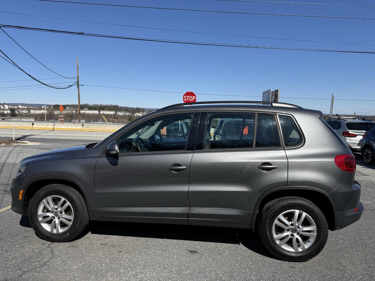 Used 2016 Volkswagen Tiguan S image 8