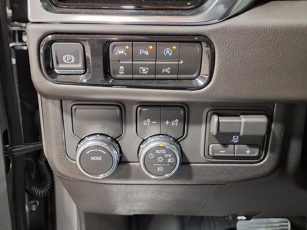 New 2026 GMC Yukon Denali w/ Advanced Technology Package RWD image 17