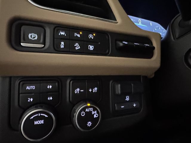 Used 2023 Chevrolet Suburban Premier AWD/4WD image 6