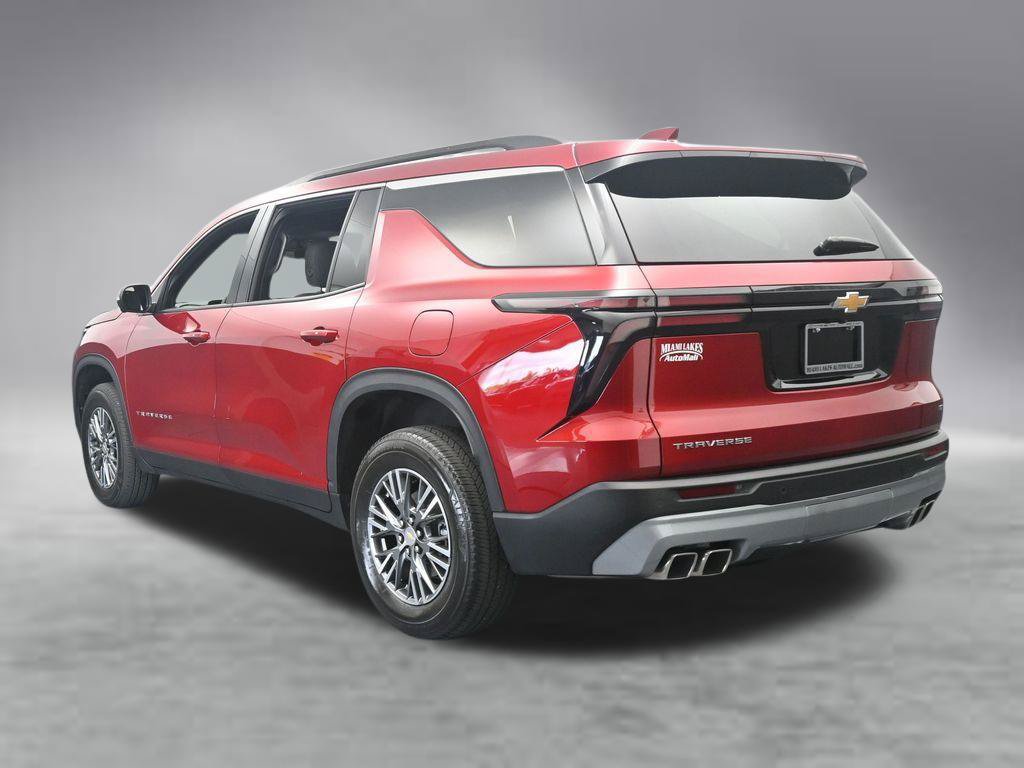 Used 2024 Chevrolet Traverse LT FWD image 4