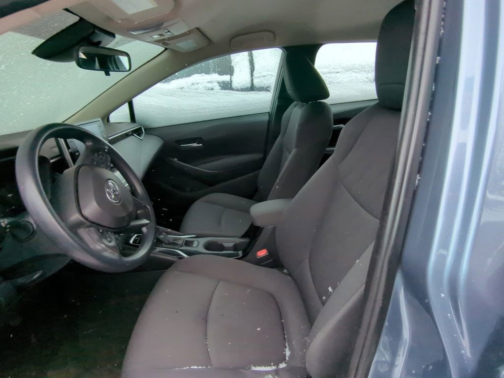 Used 2021 Toyota Corolla LE image 6