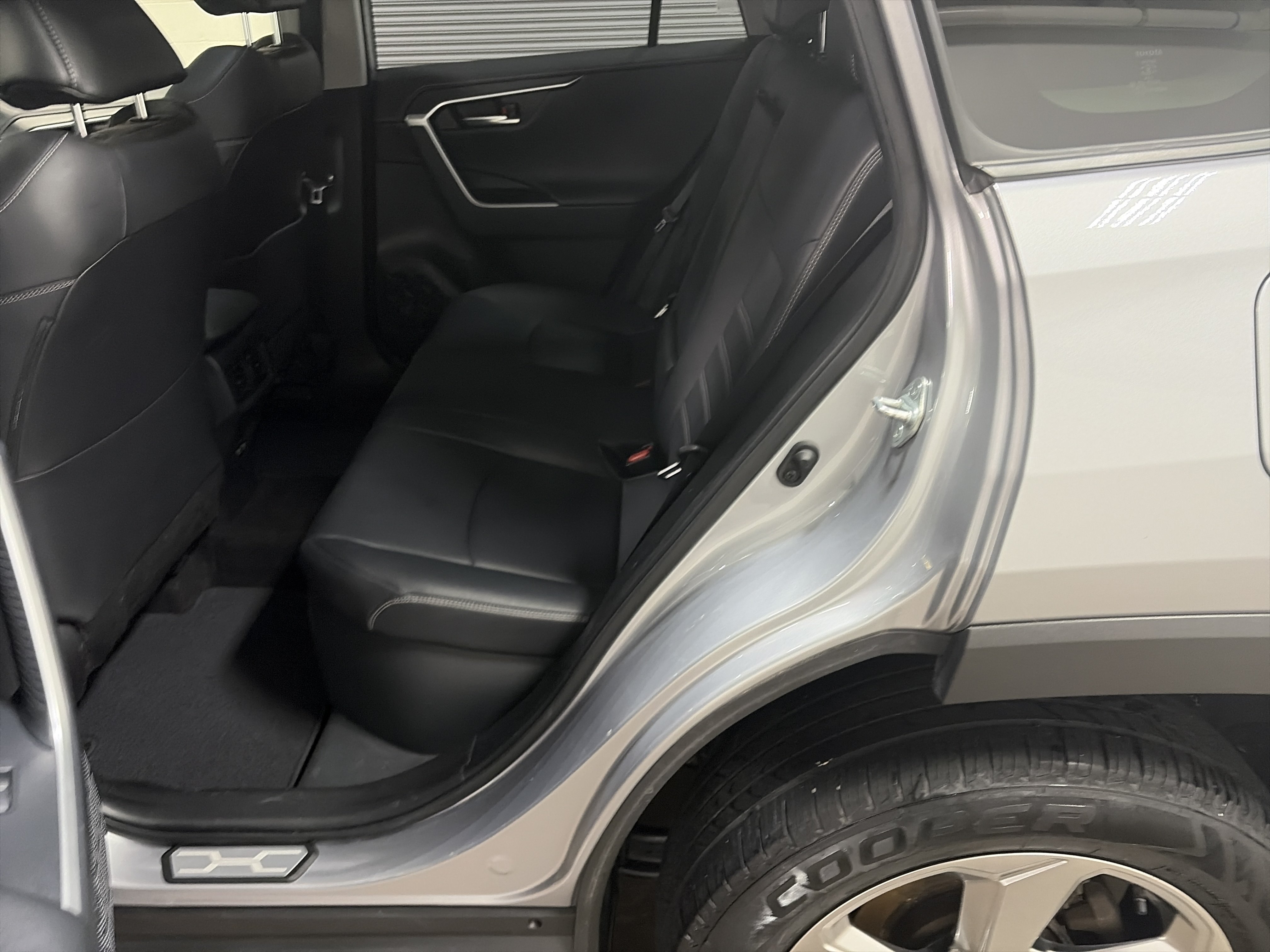 Used 2020 Toyota RAV4 Limited w/ Carpet Mat Package AWD/4WD image 27