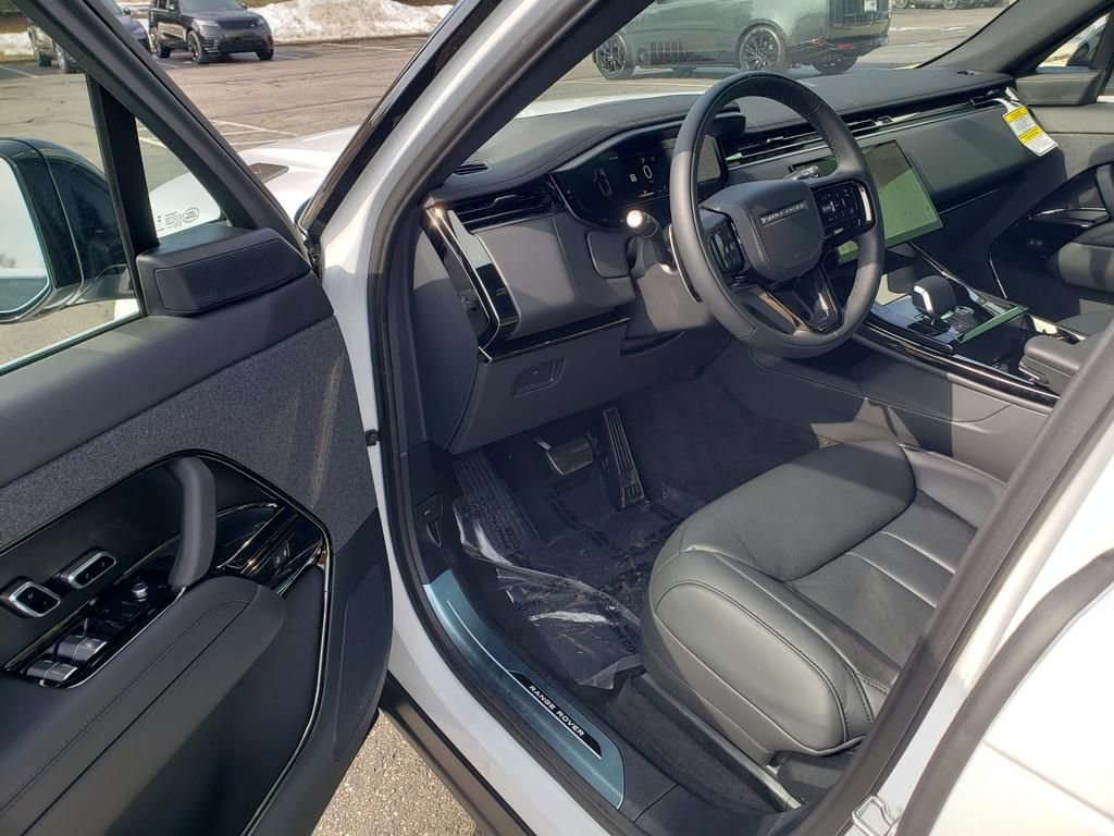 New 2026 Land Rover Range Rover Sport Dynamic SE image 9