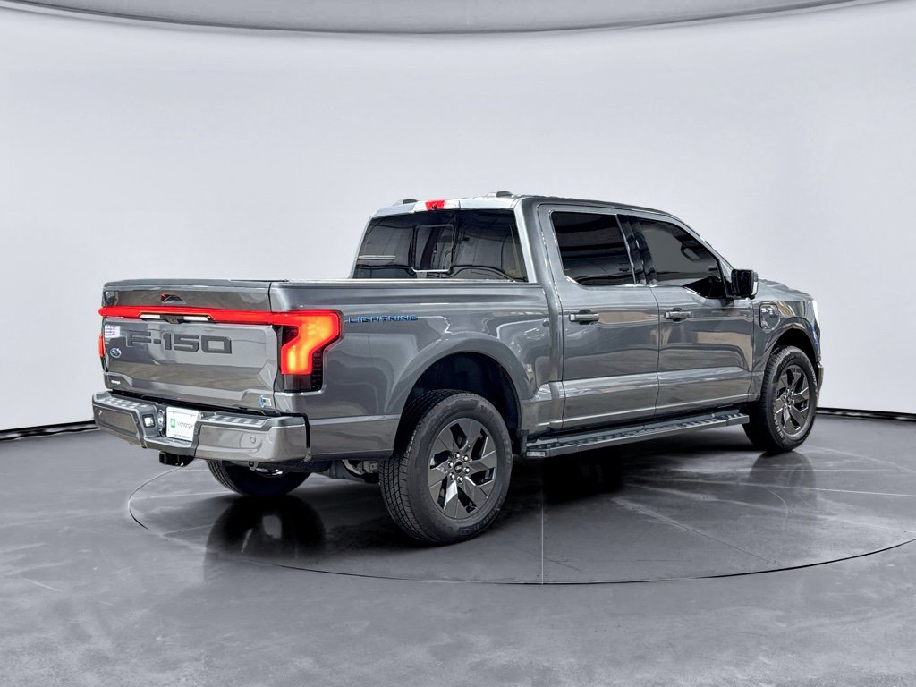 Used 2023 Ford F150 Lightning Lariat image 3
