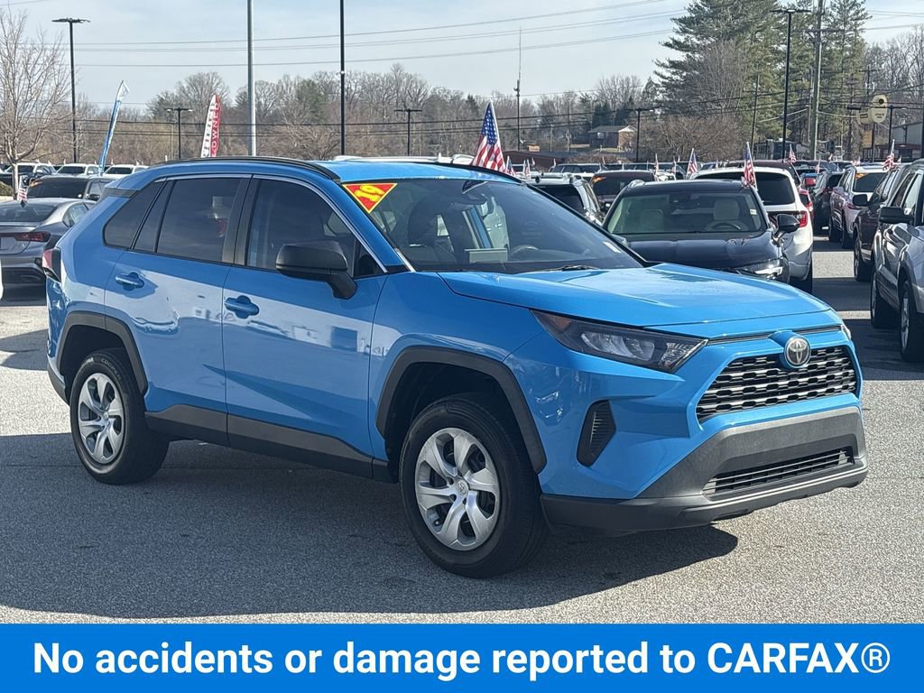 Used 2019 Toyota RAV4 LE image 2