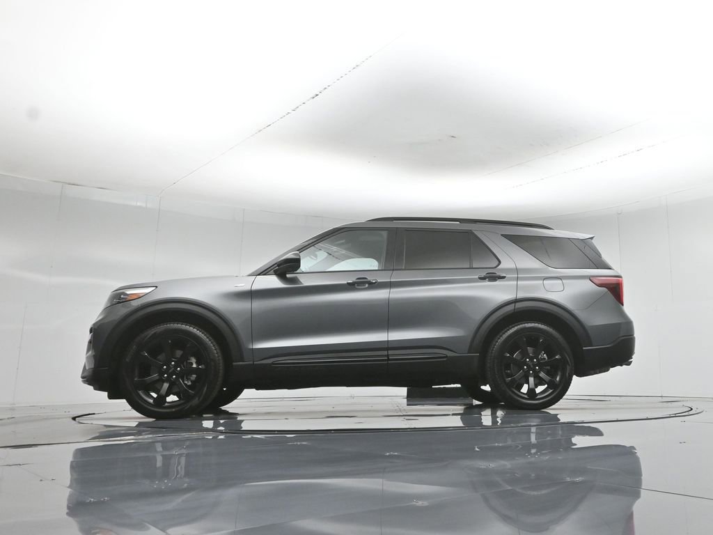 Used 2023 Ford Explorer ST-Line w/ Class IV Trailer Tow Package RWD image 8