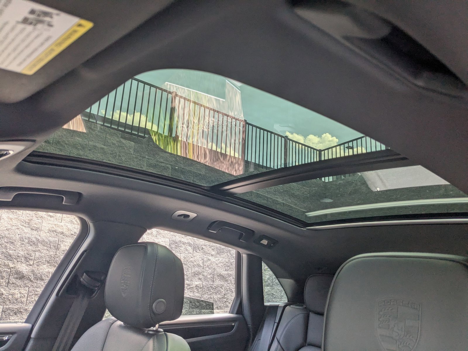 Certified 2025 Porsche Macan Turbo image 28