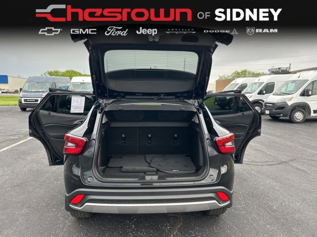 Used 2025 Chevrolet Trax LT FWD image 22