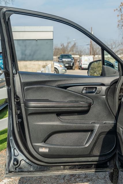 Used 2022 Honda Ridgeline Black Edition image 17