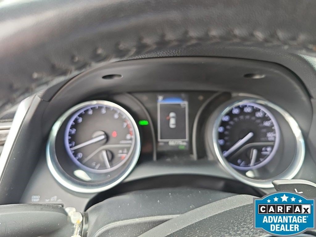 Used 2020 Toyota Camry SE w/ Audio Package FWD image 3