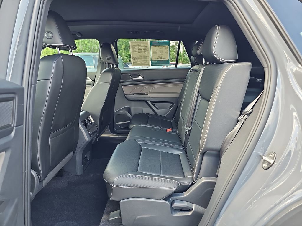 Used 2022 Volkswagen Atlas Cross Sport SEL R-Line image 18