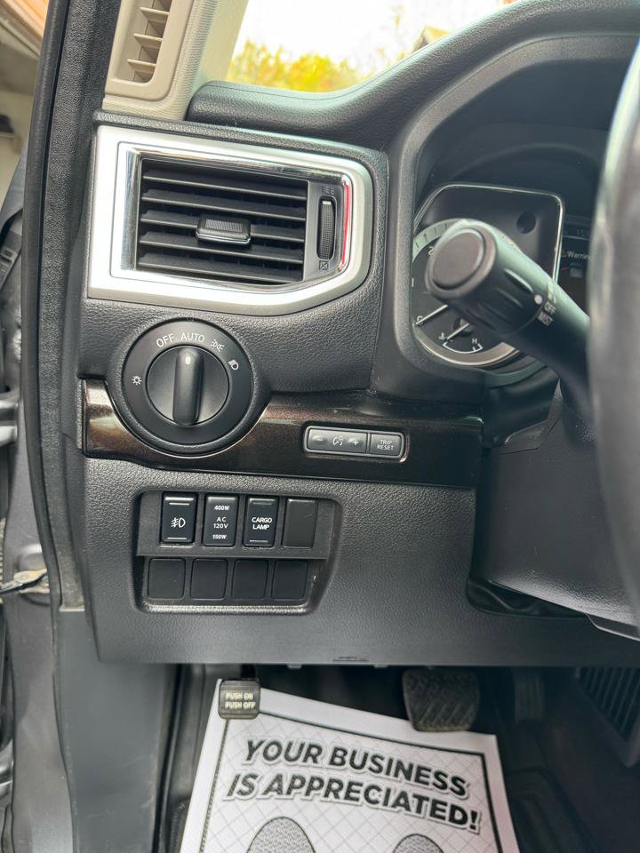 Used 2017 Nissan Titan SV image 8