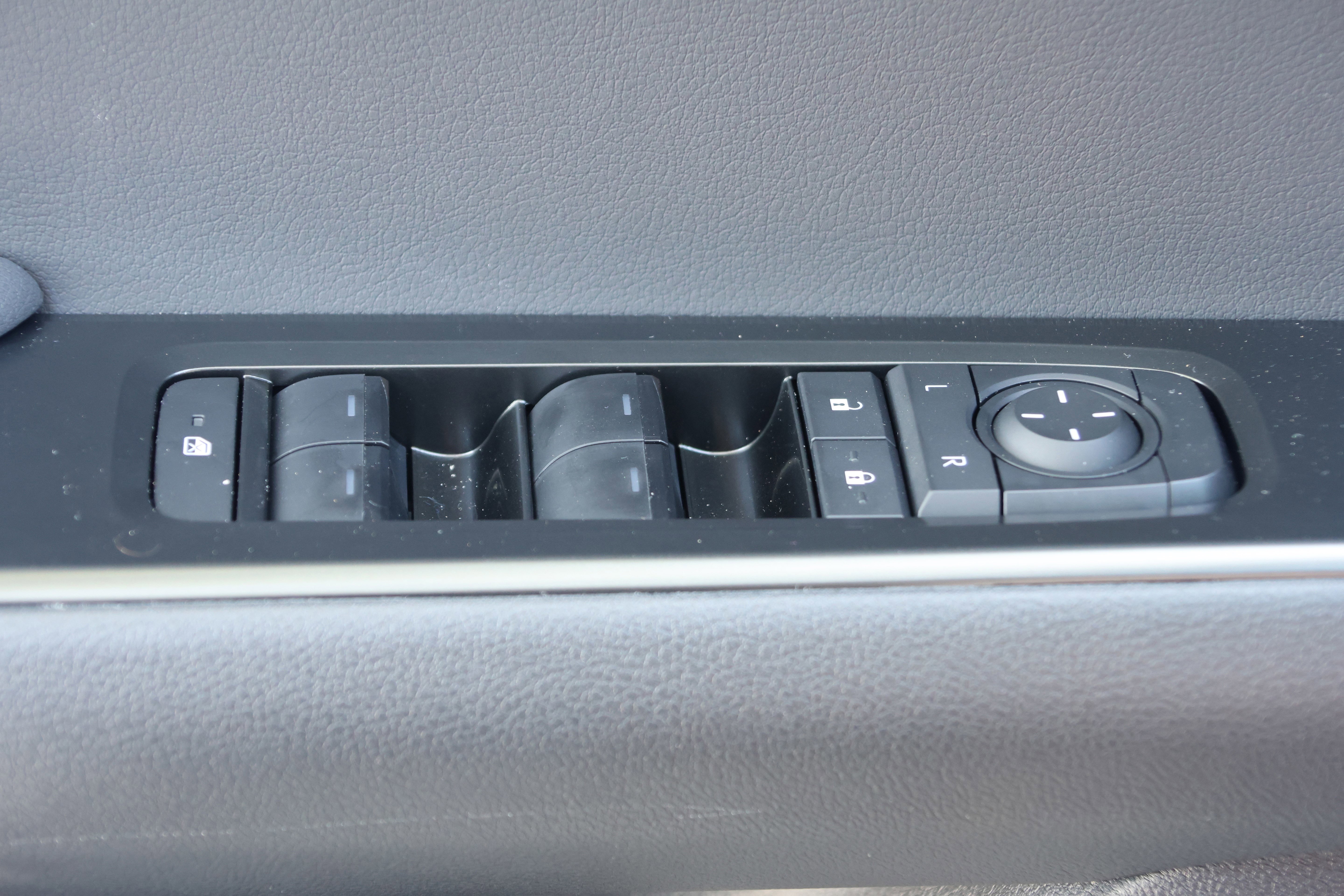 Used 2026 Lexus UX 300h FWD image 13