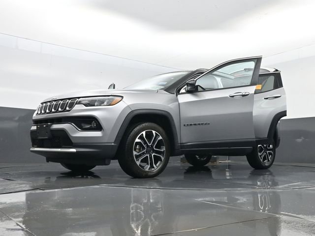 Used 2022 Jeep Compass Limited AWD/4WD image 33