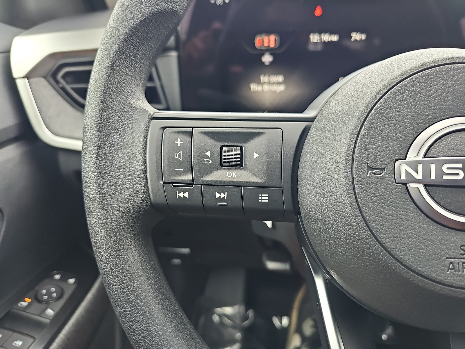 New 2027 Nissan Kicks SV w/ SV Premium Package FWD image 17