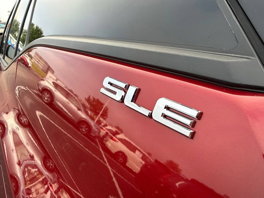 Used 2020 GMC Terrain SLE w/ Driver Convenience Package AWD/4WD image 4