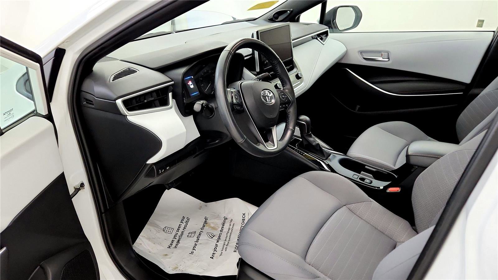 Certified 2023 Toyota Corolla SE w/ SE Premium Package image 31