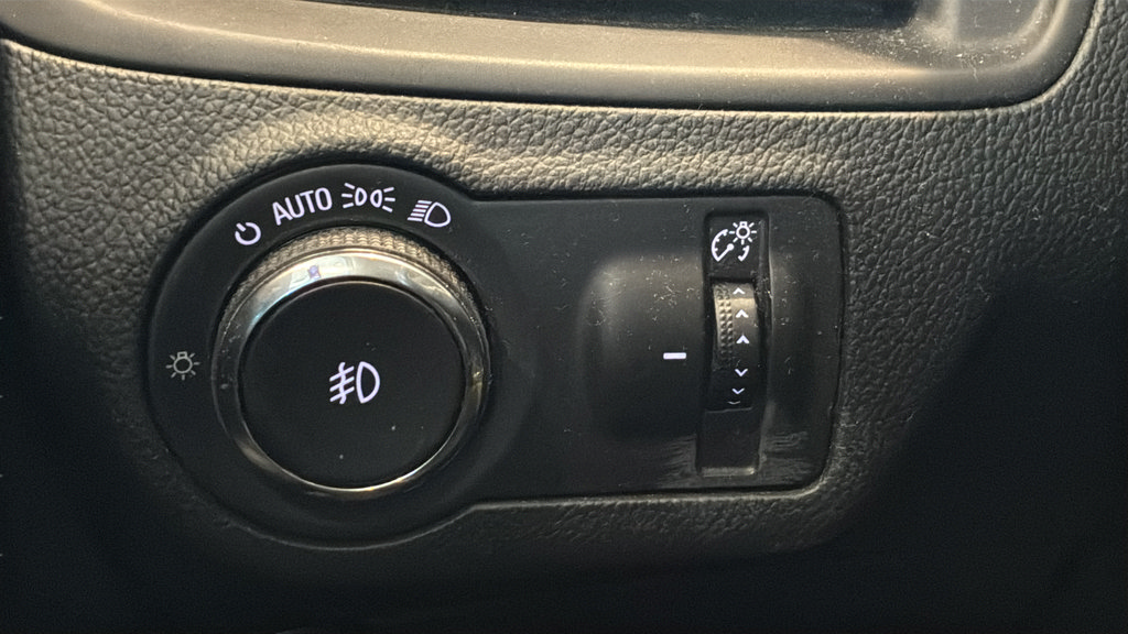 Used 2017 Buick Envision Essence FWD image 37
