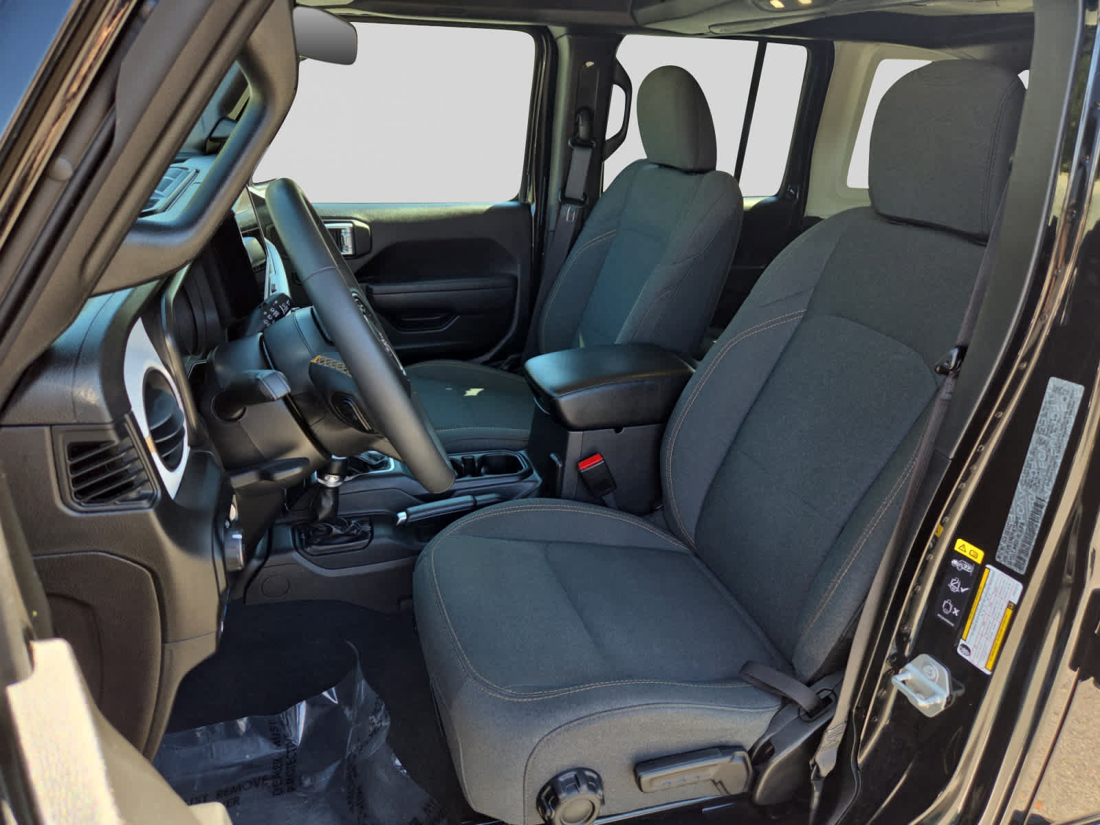 Used 2024 Jeep Wrangler Unlimited w/ Convenience Group AWD/4WD image 10