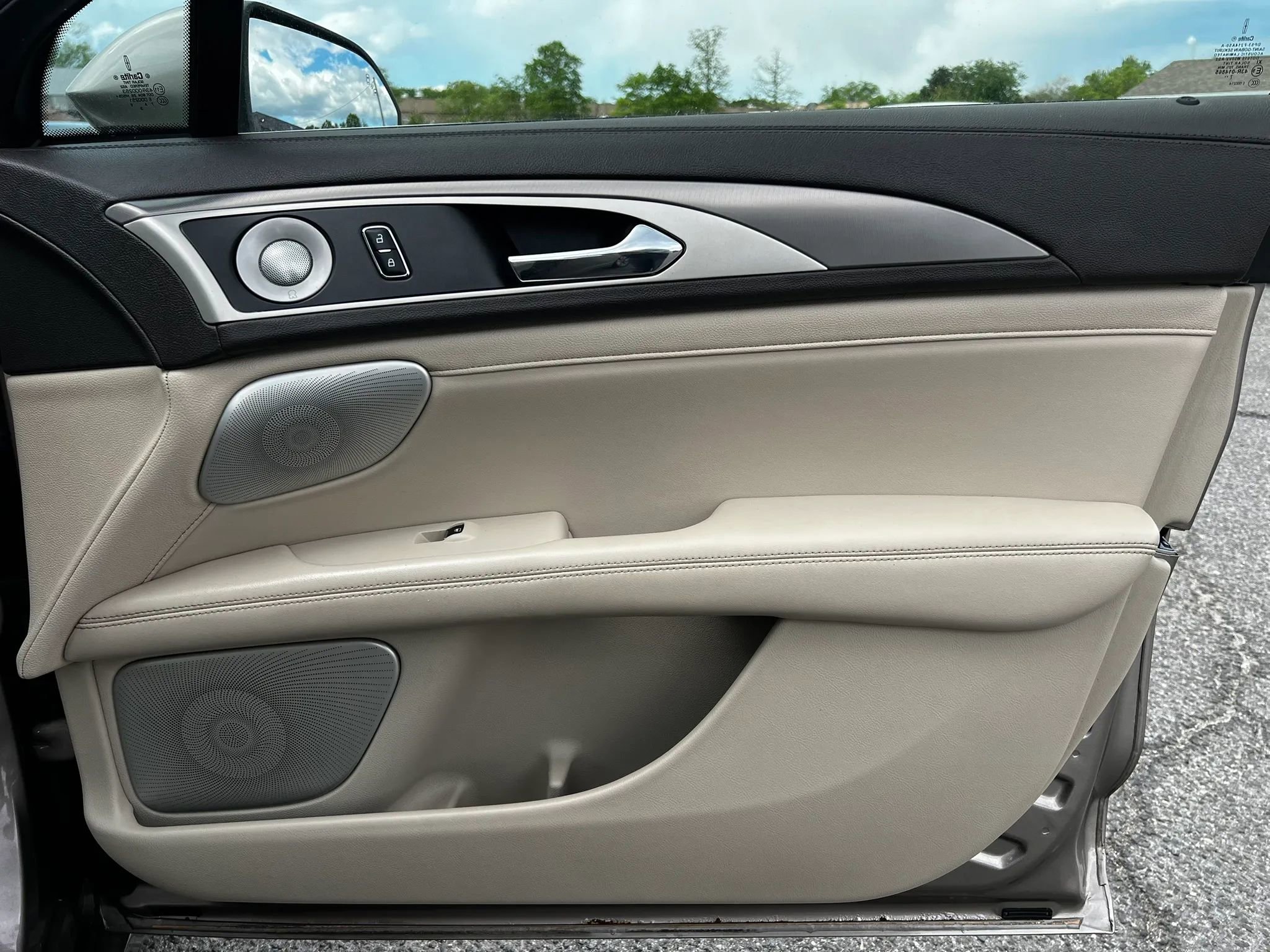 Used 2018 Lincoln MKZ Reserve w/ Luxury Package FWD image 22