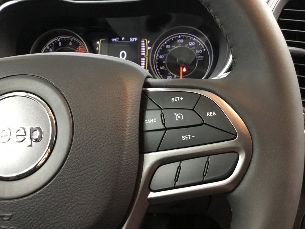 Used 2022 Jeep Cherokee Latitude w/ Comfort/Safety Group AWD/4WD image 39