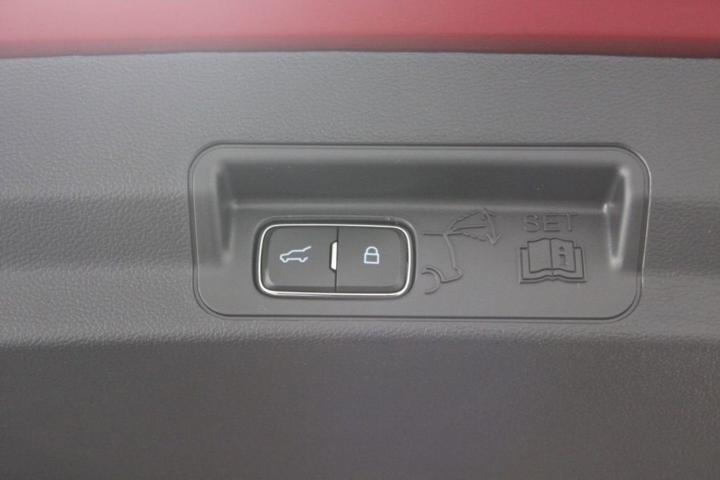 New 2026 Ford Explorer ST-Line w/ ST-Line Street Pack image 15