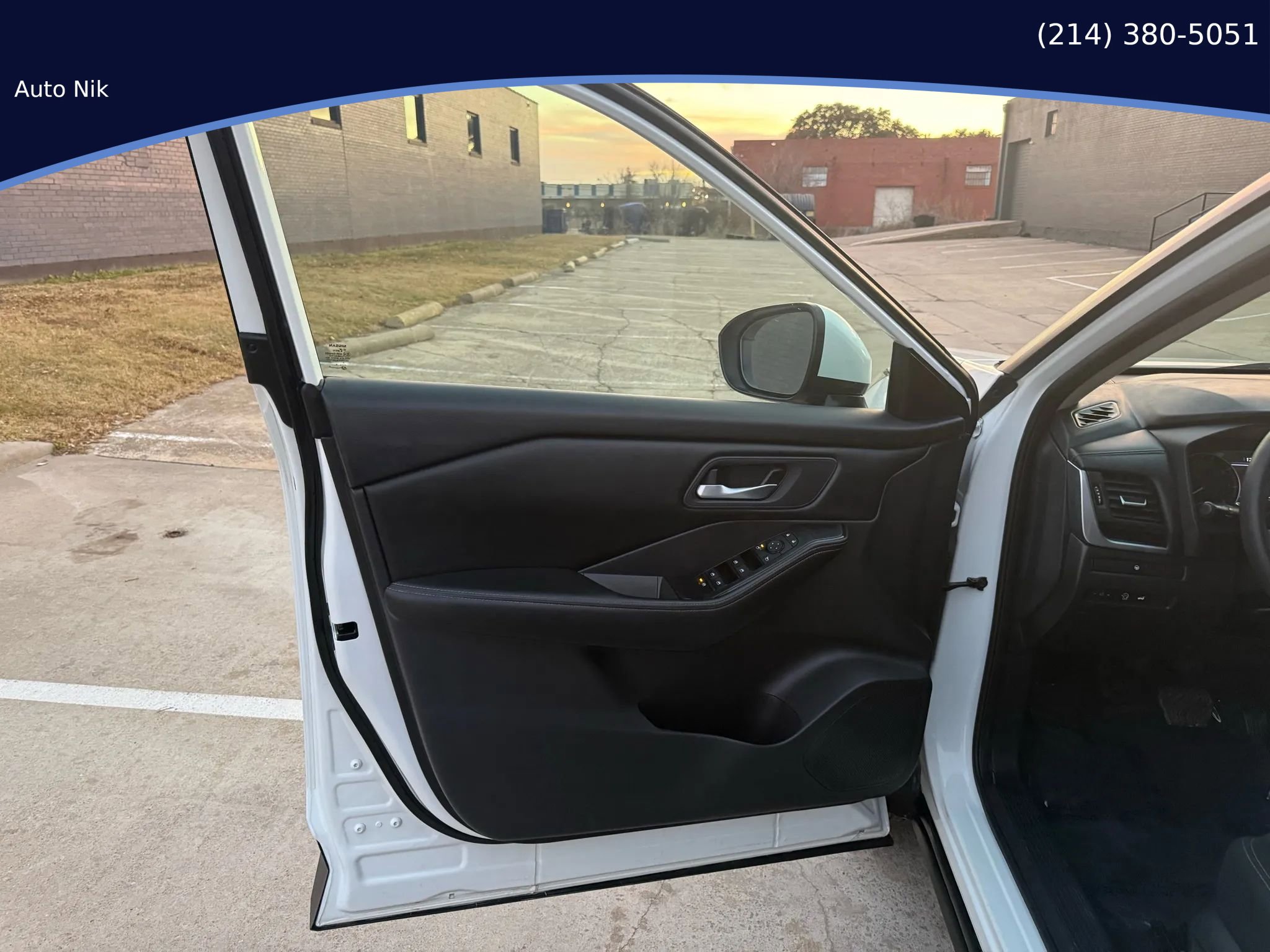 Used 2024 Nissan Rogue SV image 38