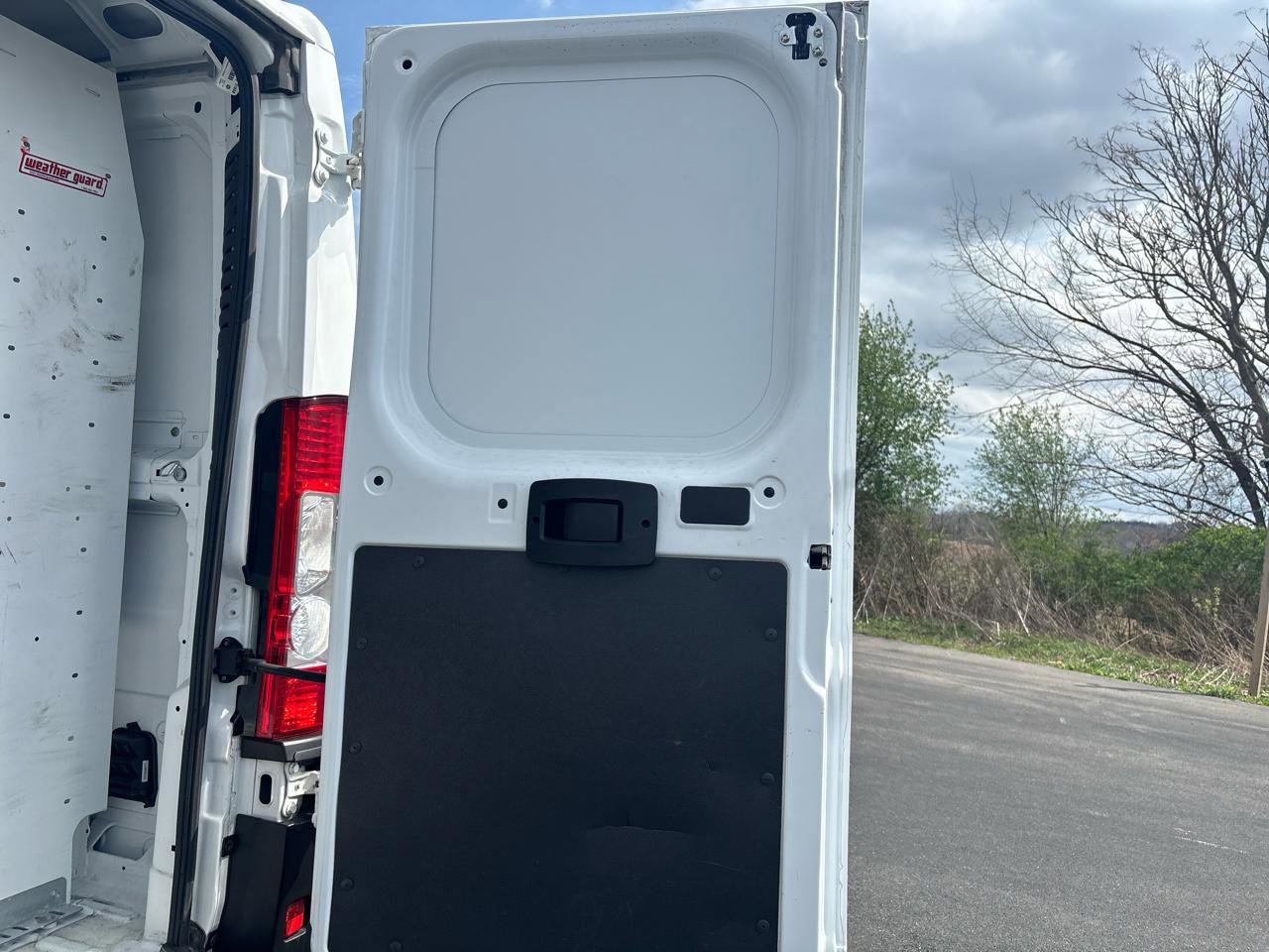 Used 2023 RAM ProMaster 1500 w/ Interior LED Lighting Group FWD image 11