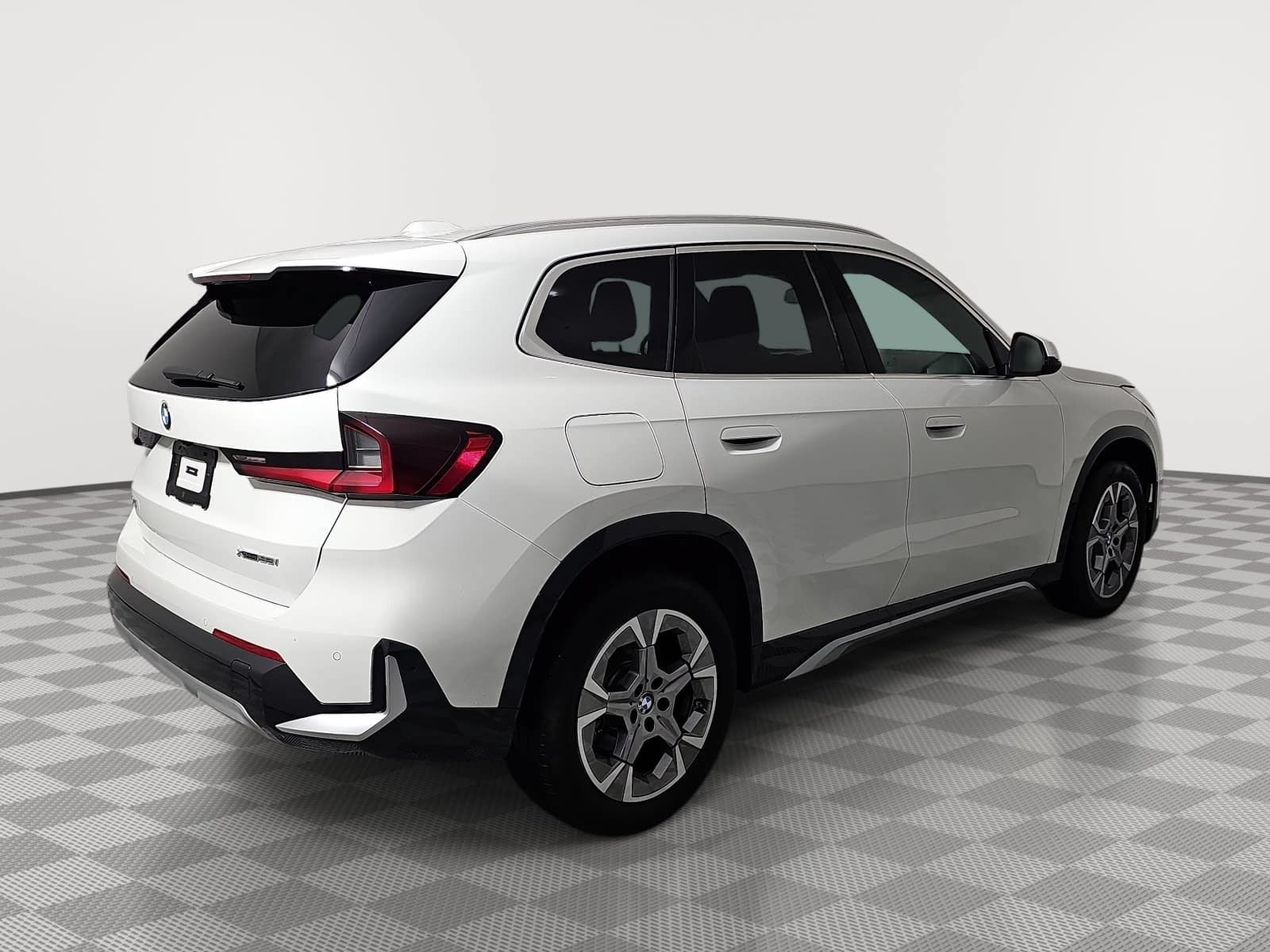 Used 2026 BMW X1 xDrive28i AWD/4WD image 8