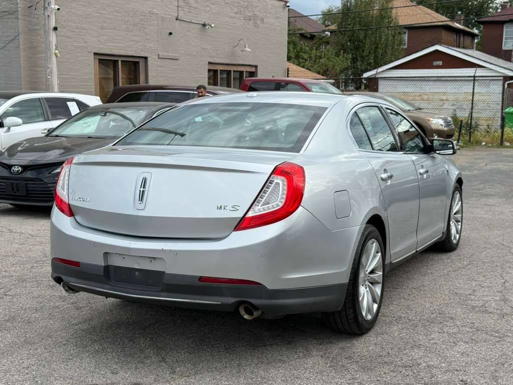Used 2013 Lincoln MKS image 7