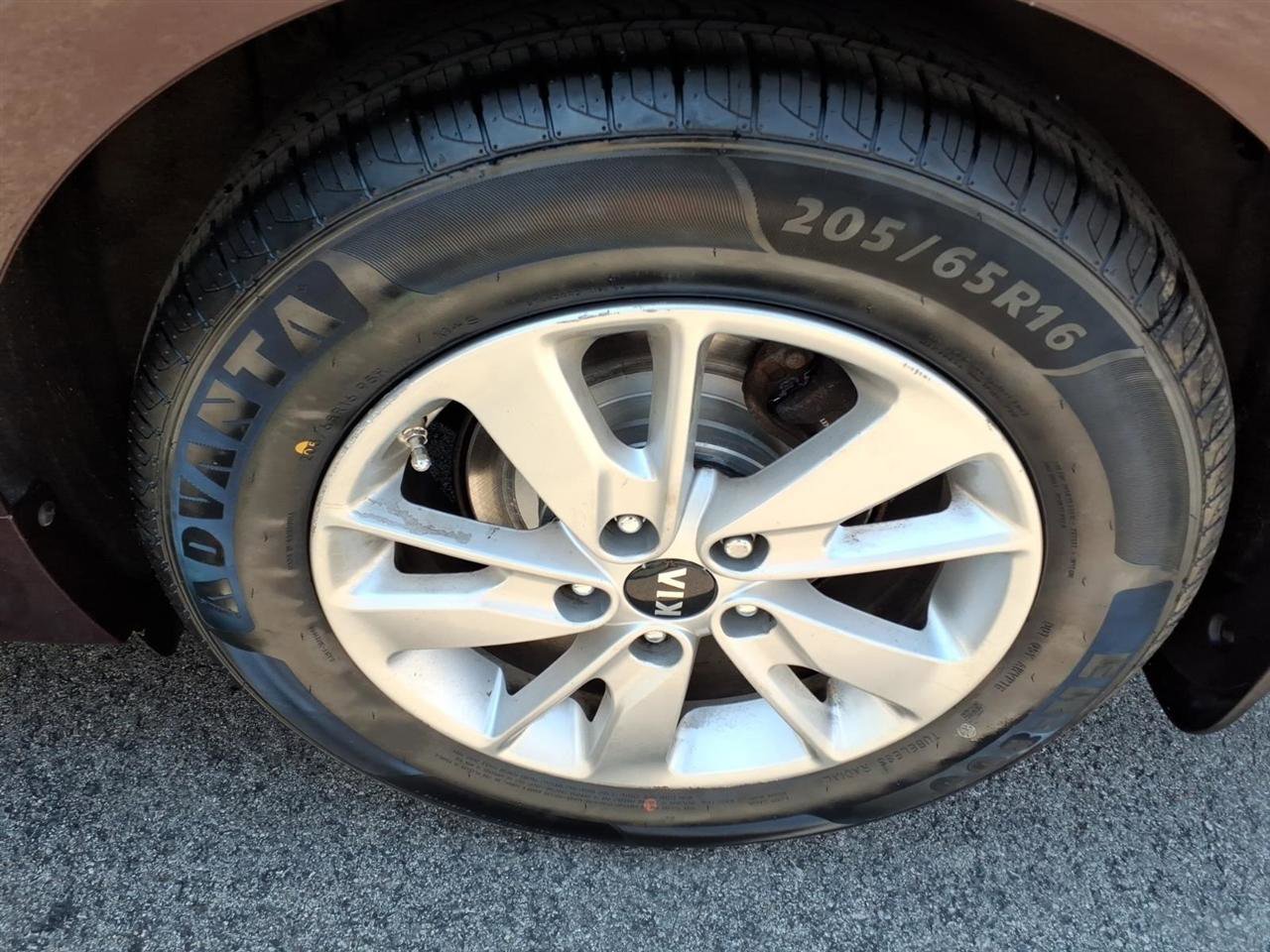 Used 2016 Kia Optima LX FWD image 10